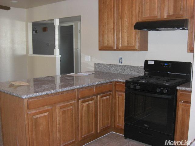 224 Eagle Ct, Modesto, CA 95350 photo 2
