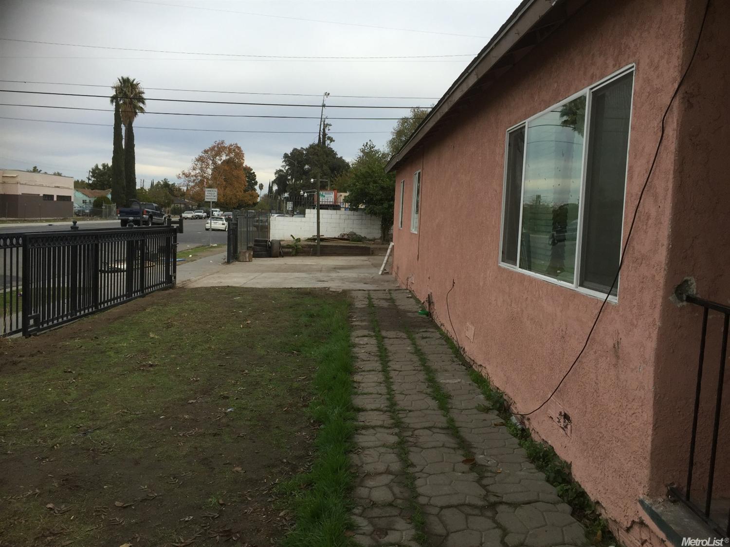 2202 S Scribner St, Stockton, CA 95206 photo 4