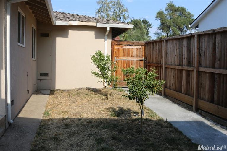 3979 Hillgrove Way, Carmichael, CA 95608 photo 13