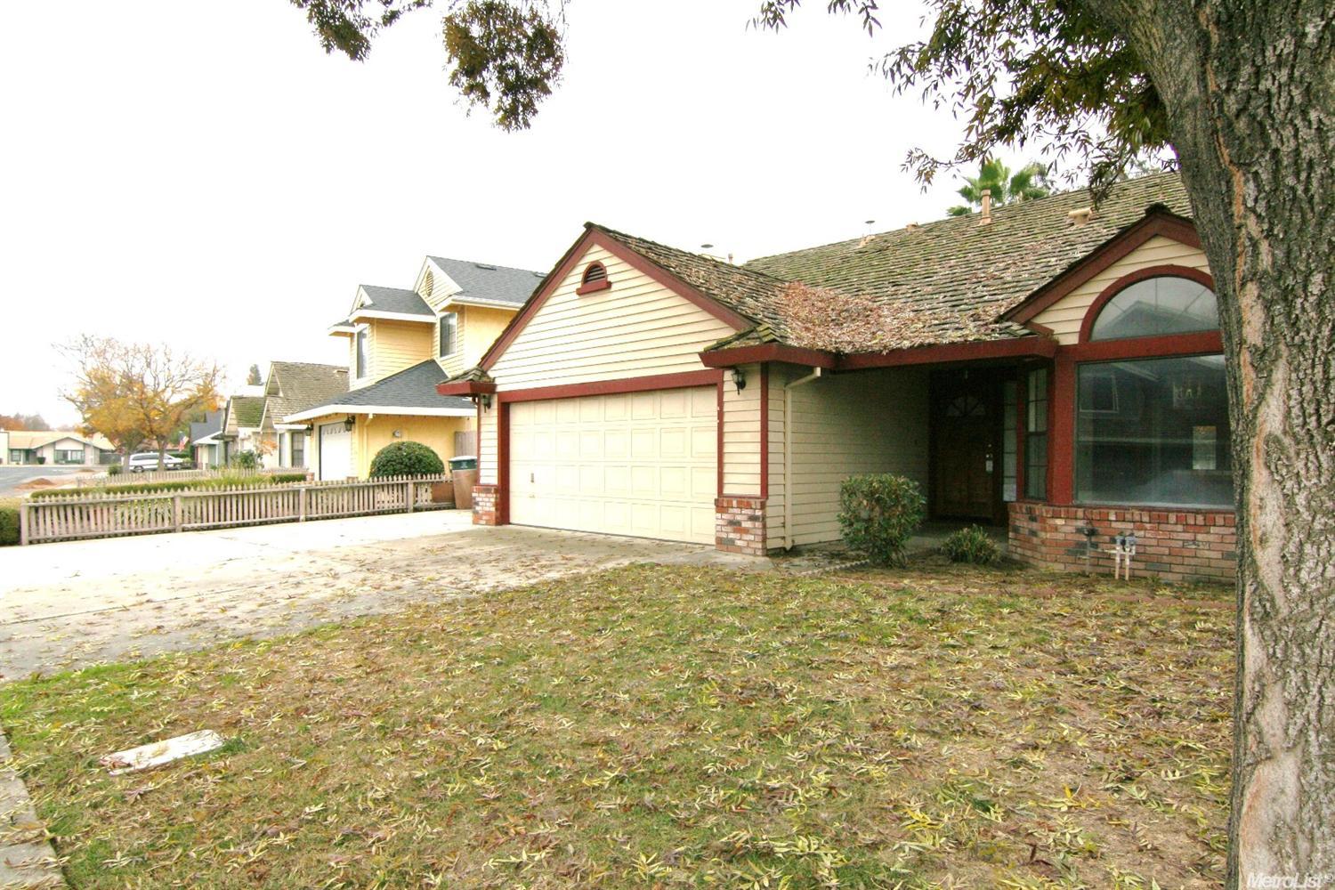 2024 Stracker Way, Modesto, CA 95350 photo 2