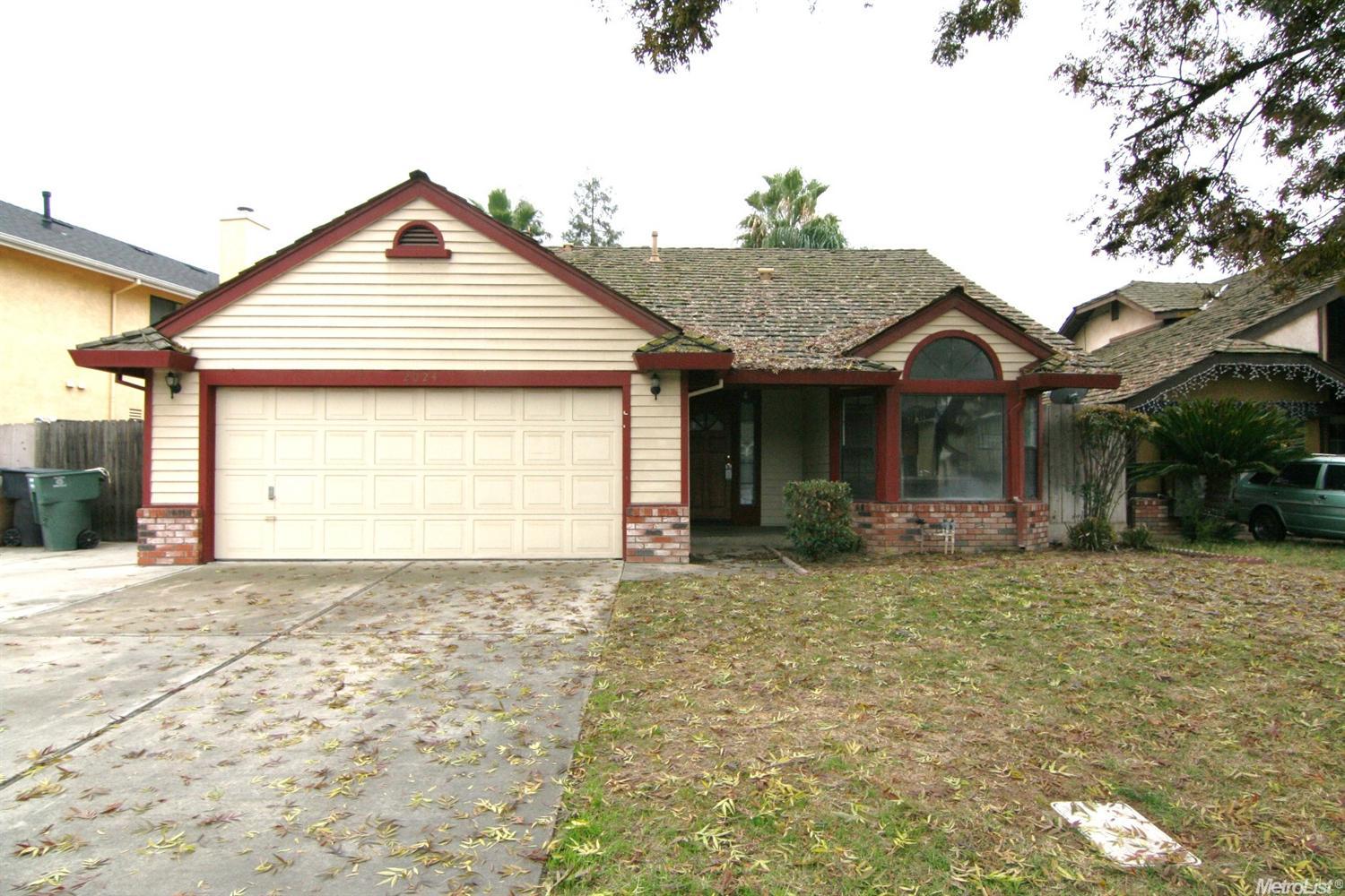 2024 Stracker Way, Modesto, CA 95350 photo 1