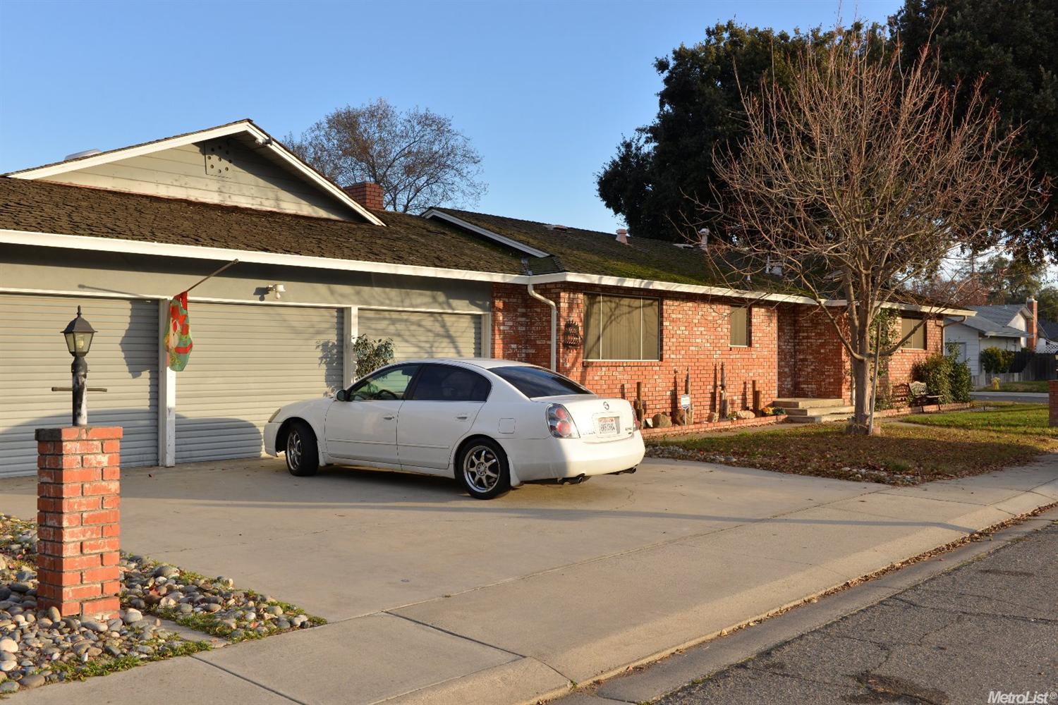 556 Phoenix Ave, Modesto, CA 95354 photo 1