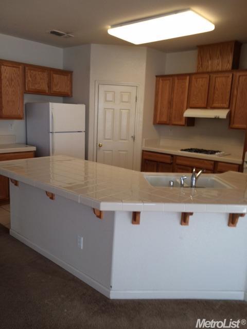 364 Ellison Pl, Merced, CA 95348 photo 2