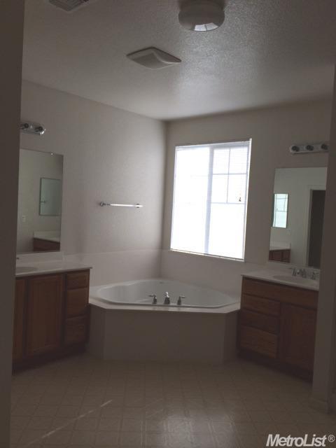 364 Ellison Pl, Merced, CA 95348 photo 9
