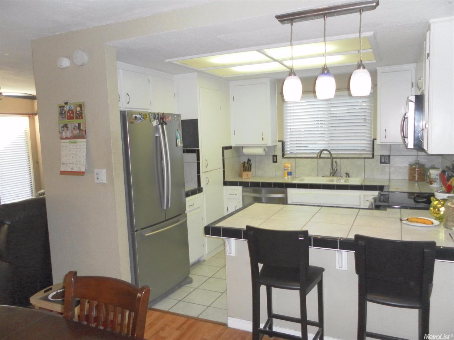 820 E Monte Vista Ave, Turlock, CA 95382 photo 4