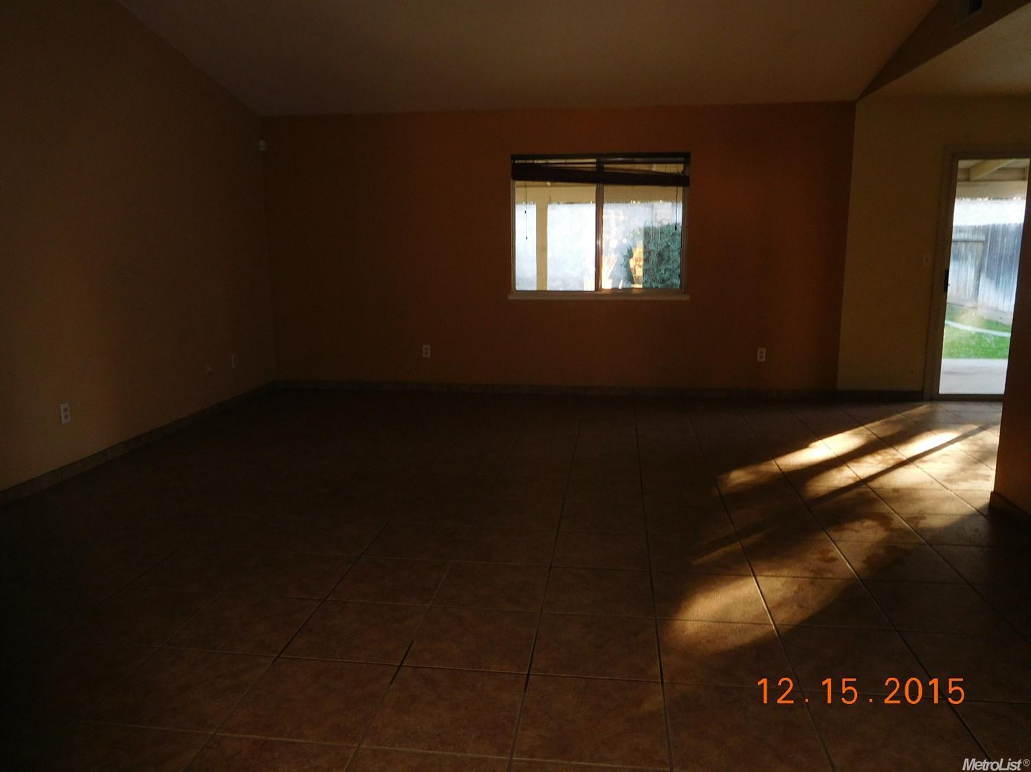 3712 Troon Pl, Modesto, CA 95357 photo 2