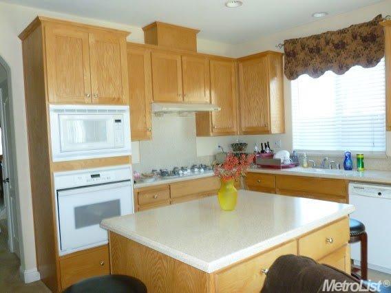 3112 Queens Gate Ln, Modesto, CA 95355 photo 2