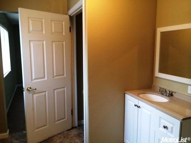 622 Lathrop Rd, Lathrop, CA 95330 photo 7