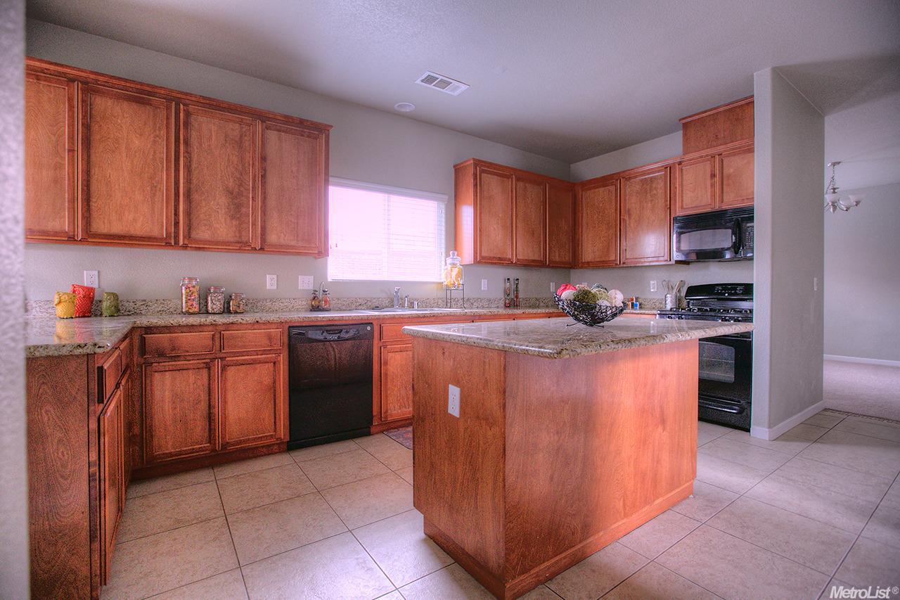 3083 Point Grey Rd, Ceres, CA 95307 photo 9