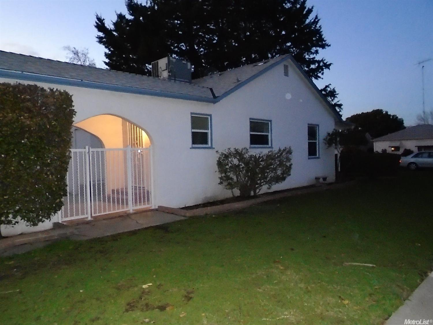 400 Eureka Ave, Lodi, CA 95240 photo 2