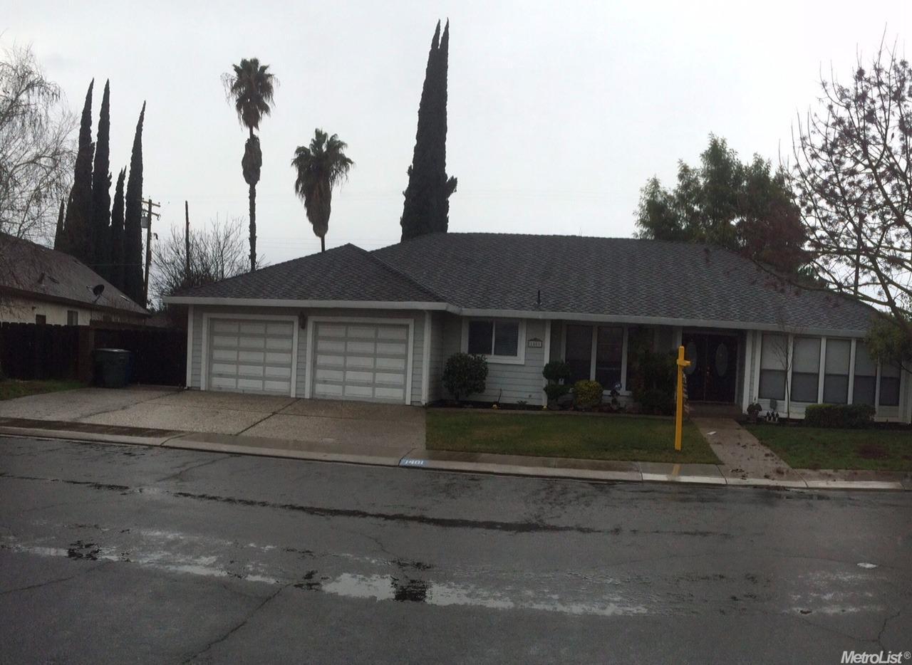 1401 Oakridge Ct, Modesto, CA 95351 photo 2