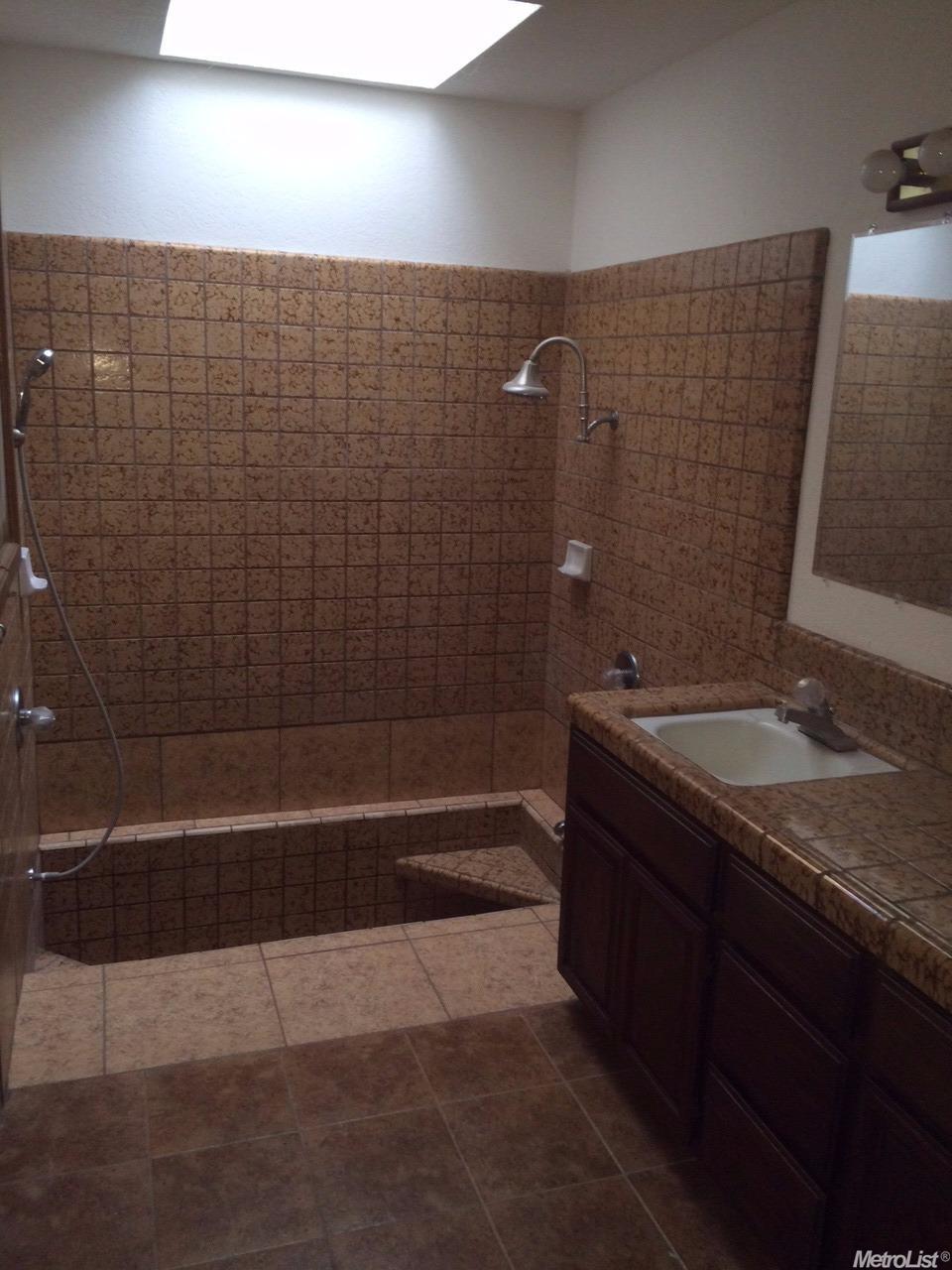 1401 Oakridge Ct, Modesto, CA 95351 photo 9