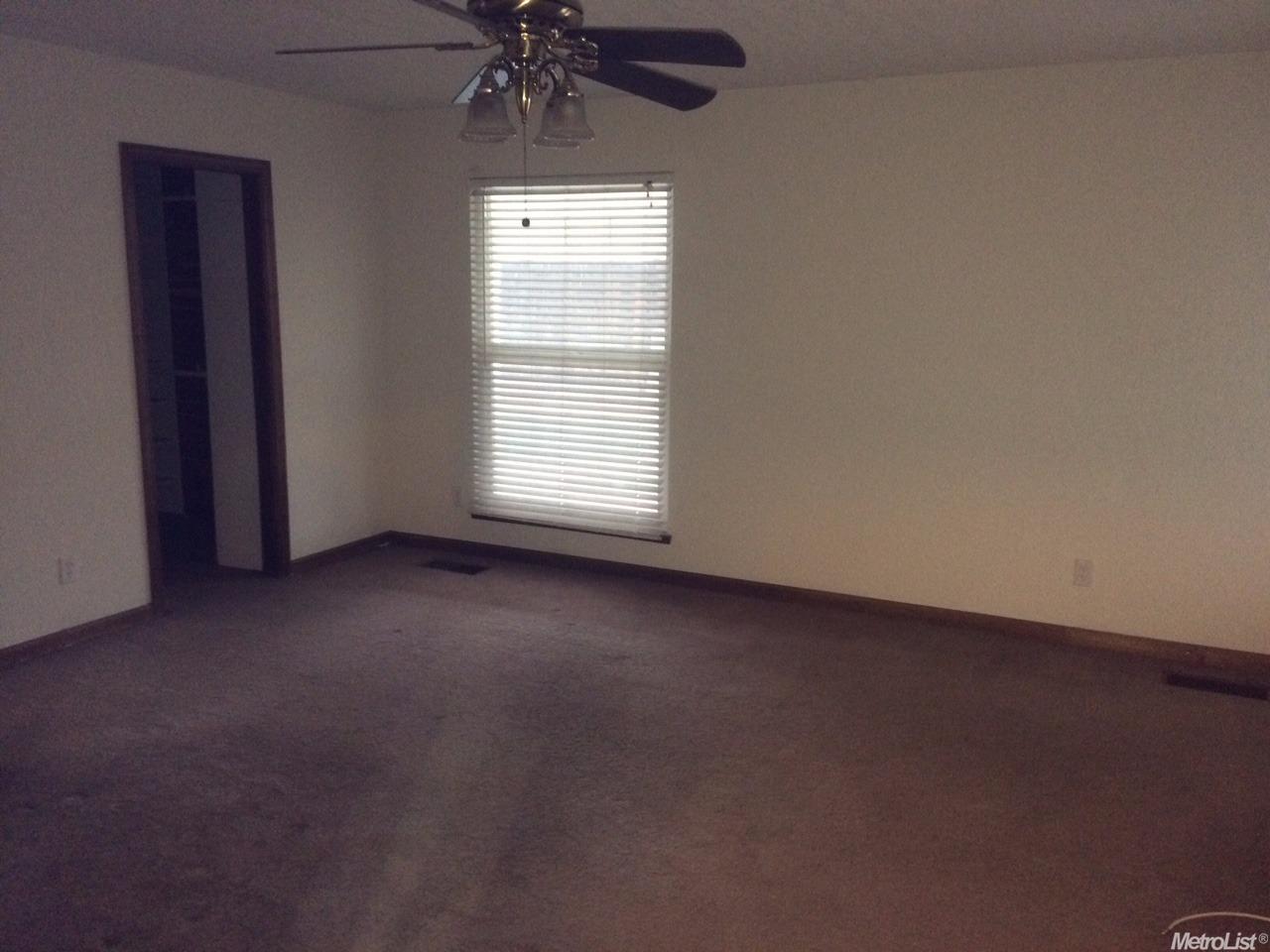 1401 Oakridge Ct, Modesto, CA 95351 photo 8