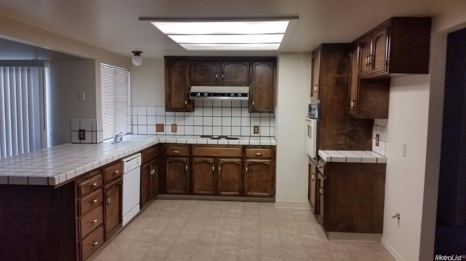 1034 Half Dome Ct, Merced, CA 95340 photo 2