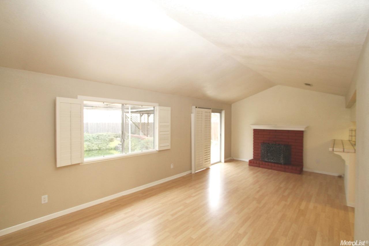 2306 Spring Dr, Escalon, CA 95320 photo 4
