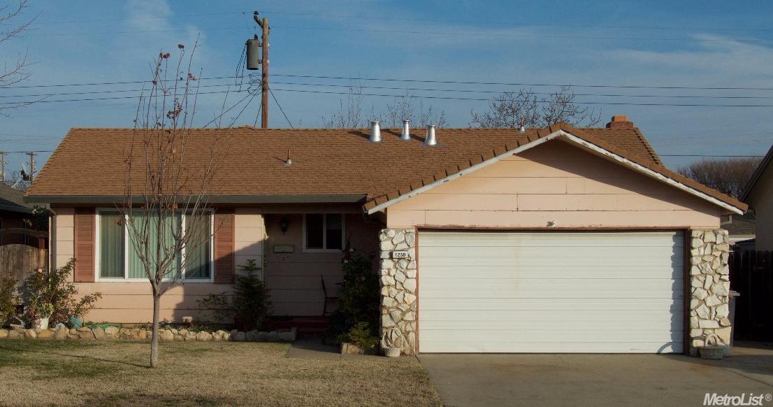 1250 Glenhurst Dr, Lodi, CA 95240 photo 1