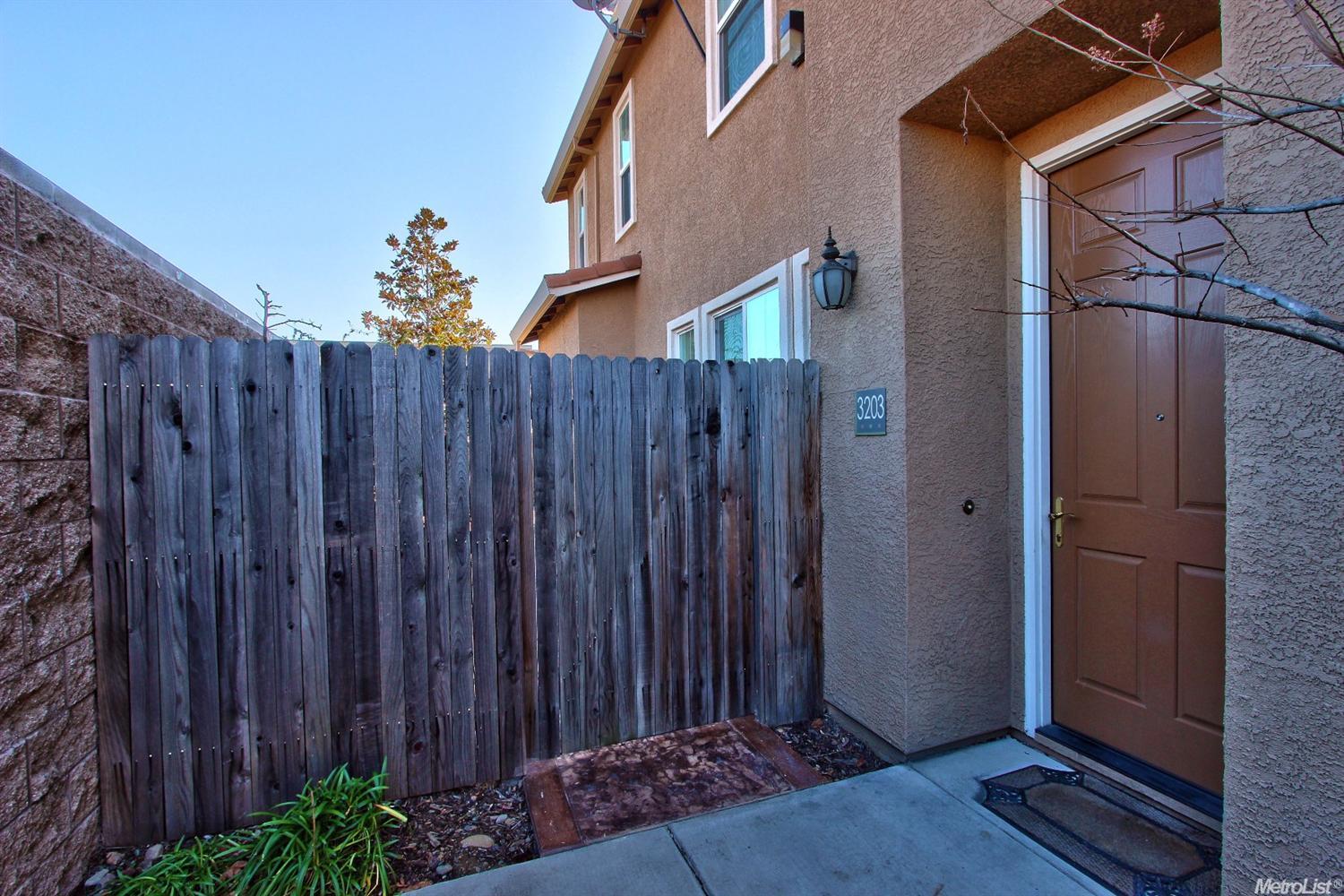 3203 Ferry Cir, Folsom, CA 95630 photo 3