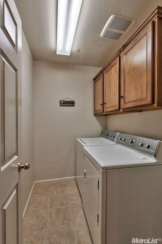 3203 Ferry Cir, Folsom, CA 95630 photo 6