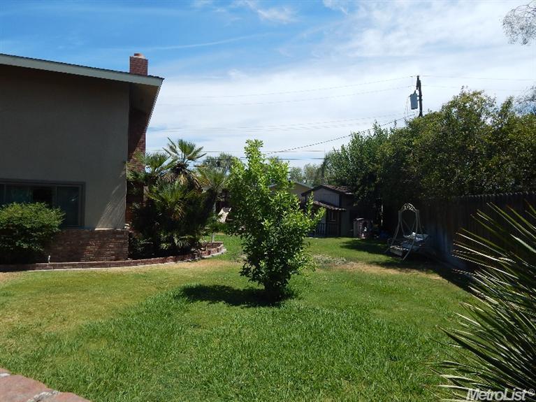 1402 R, Firebaugh, CA 93622 photo 23