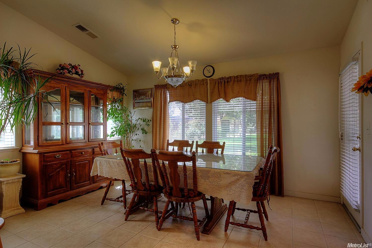 900 Imperial Dr, Madera, CA 93637 photo 5