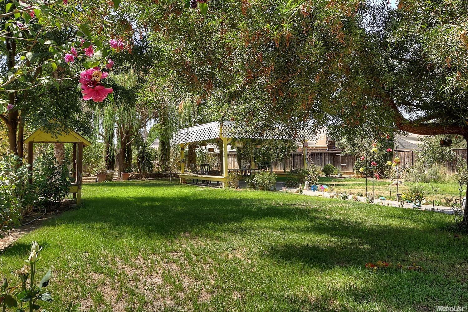 900 Imperial Dr, Madera, CA 93637 photo 13