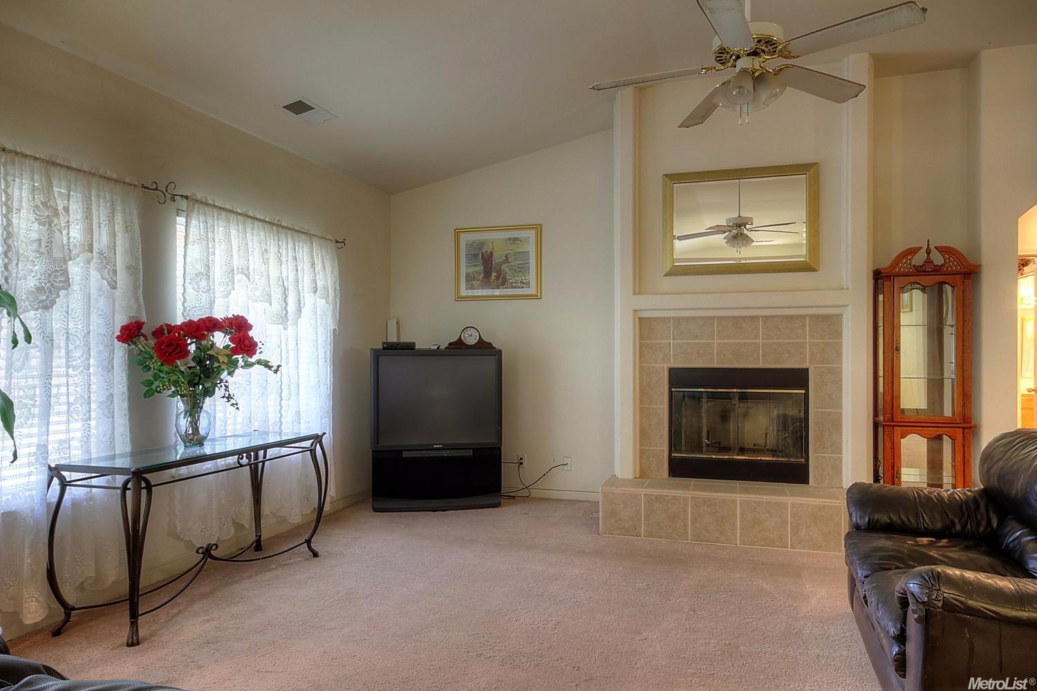 900 Imperial Dr, Madera, CA 93637 photo 9