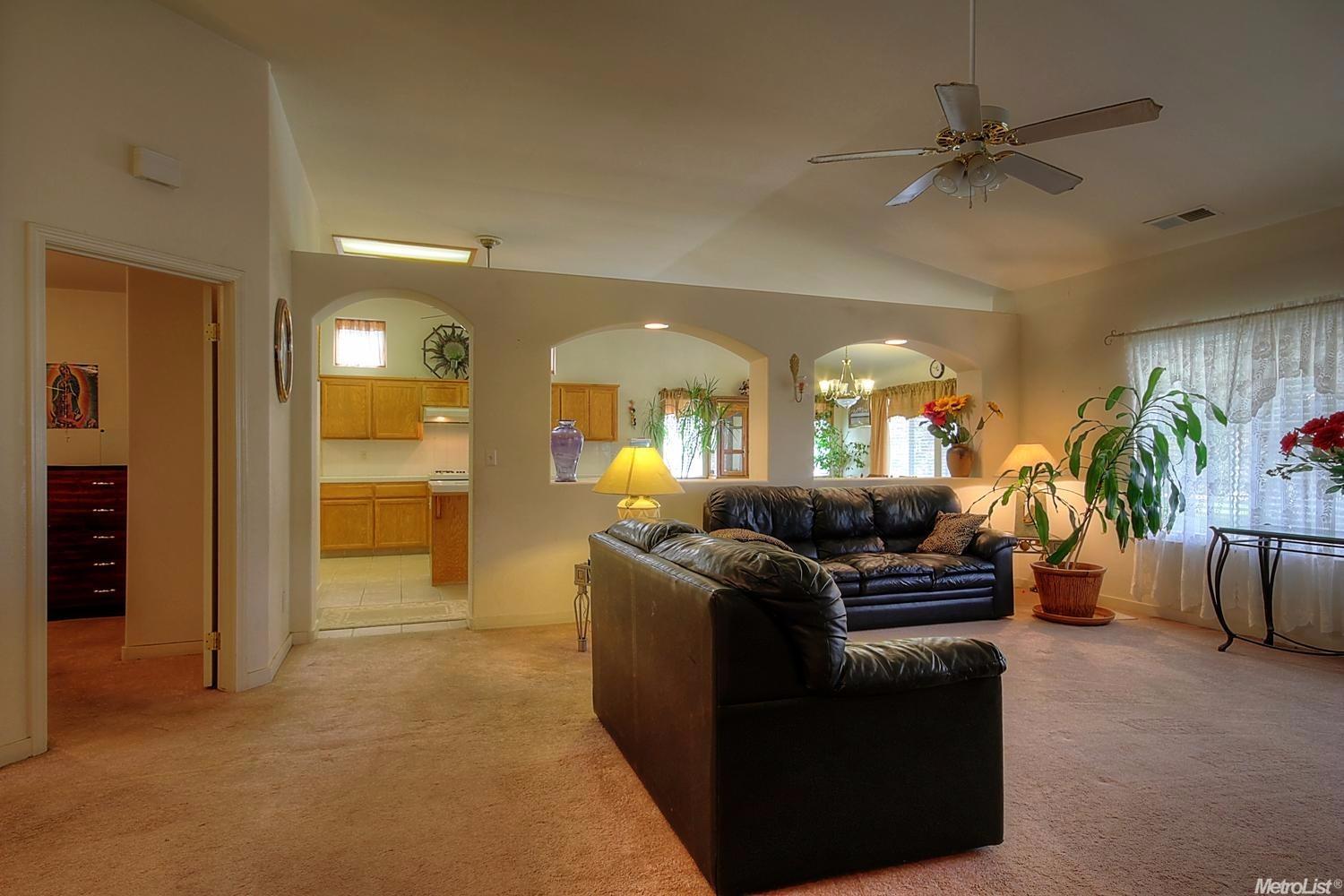 900 Imperial Dr, Madera, CA 93637 photo 8
