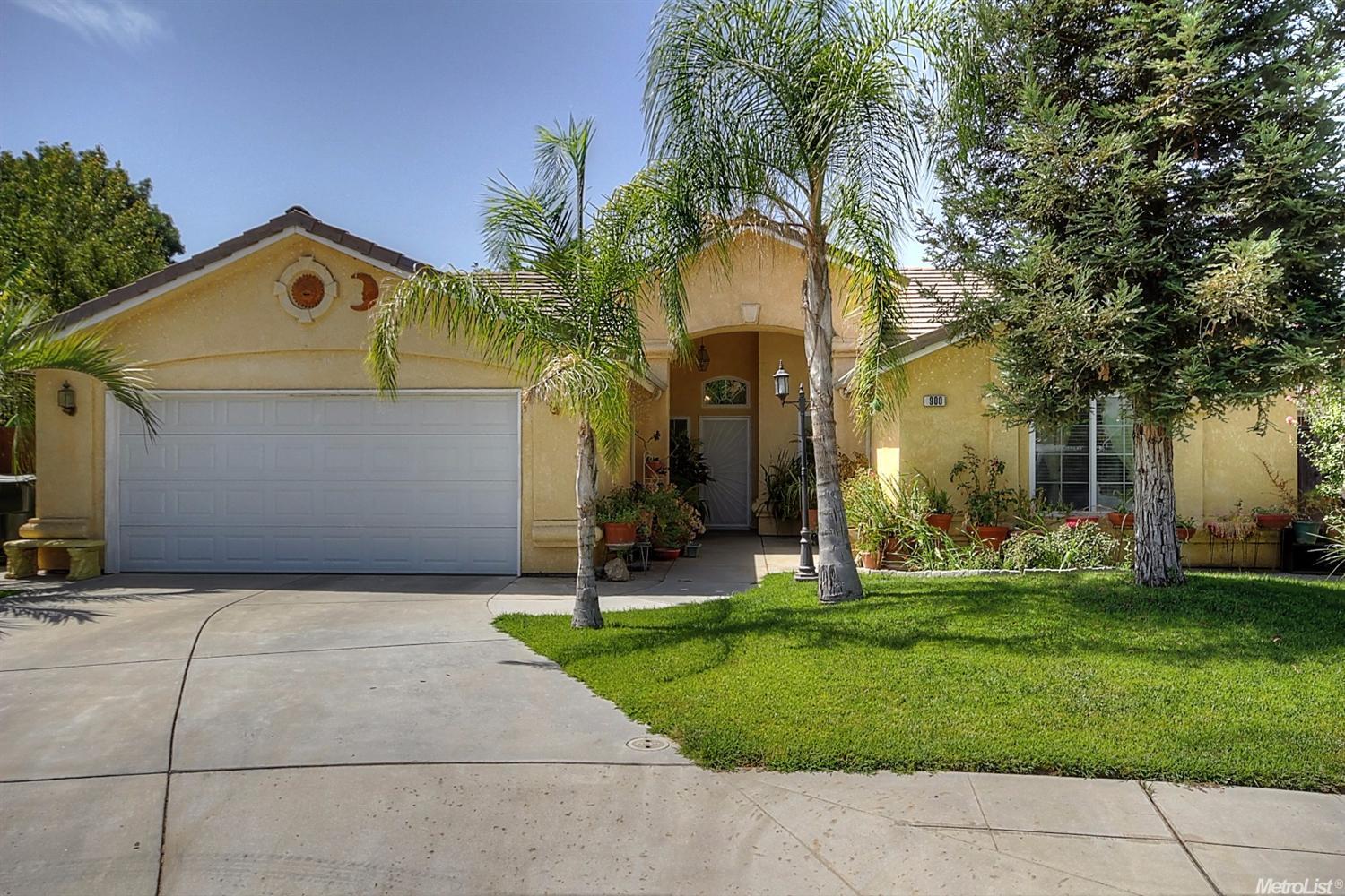 900 Imperial Dr, Madera, CA 93637 photo 1