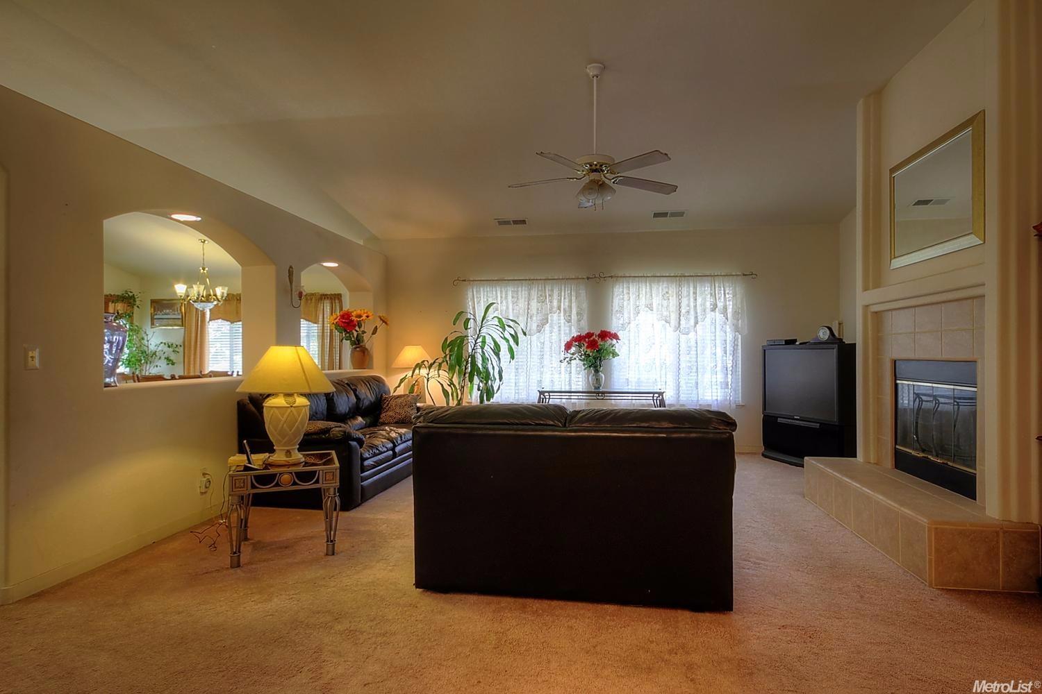 900 Imperial Dr, Madera, CA 93637 photo 7