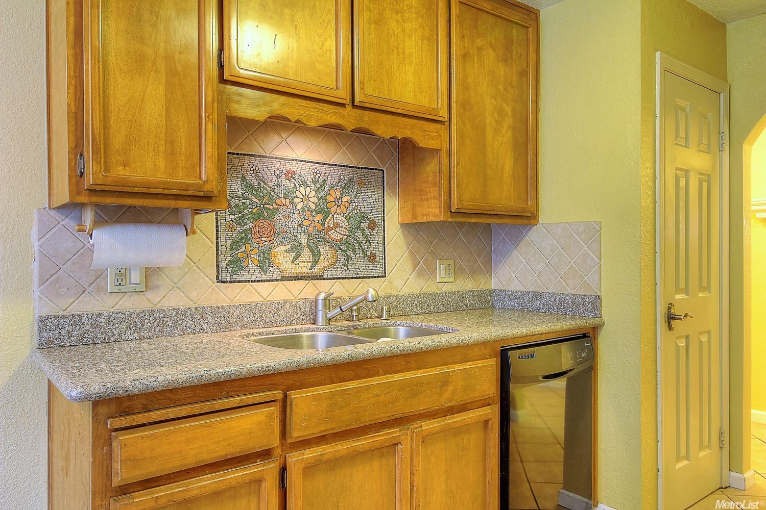 325 J St, Lathrop, CA 95330 photo 7