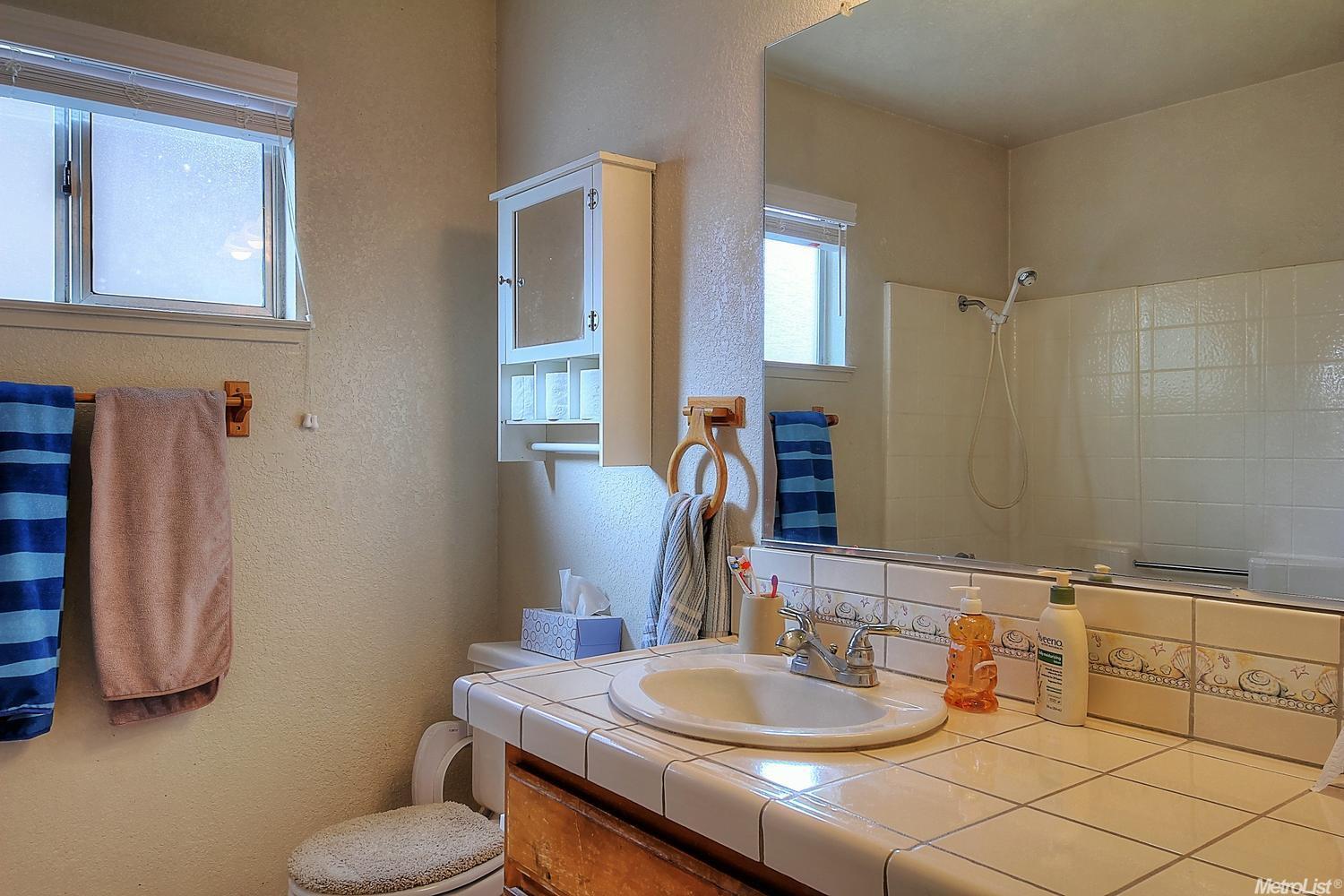 325 J St, Lathrop, CA 95330 photo 14