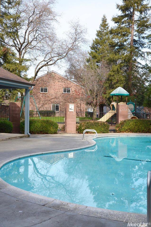 4022 Oak Villa Cir, Carmichael, CA 95608 photo 4
