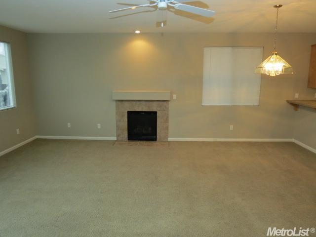 1334 Amaranth St, Olivehurst, CA 95961 photo 2