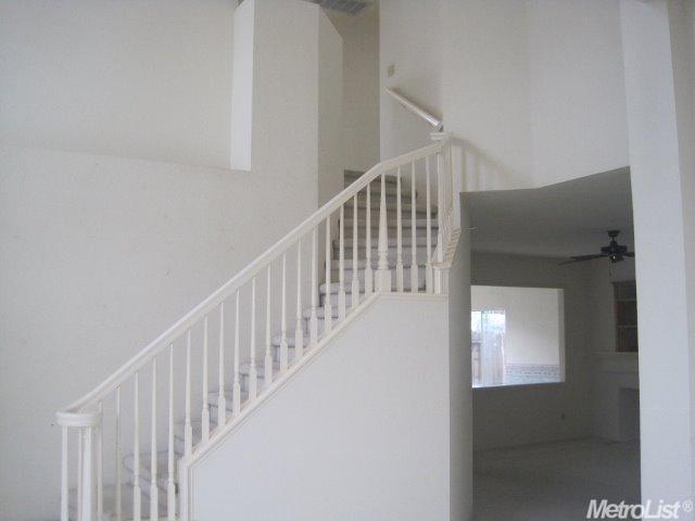 337 E Springer Dr, Turlock, CA 95382 photo 4