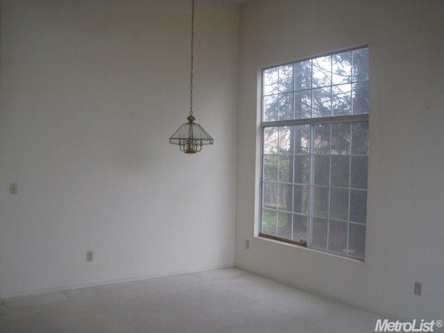 337 E Springer Dr, Turlock, CA 95382 photo 3