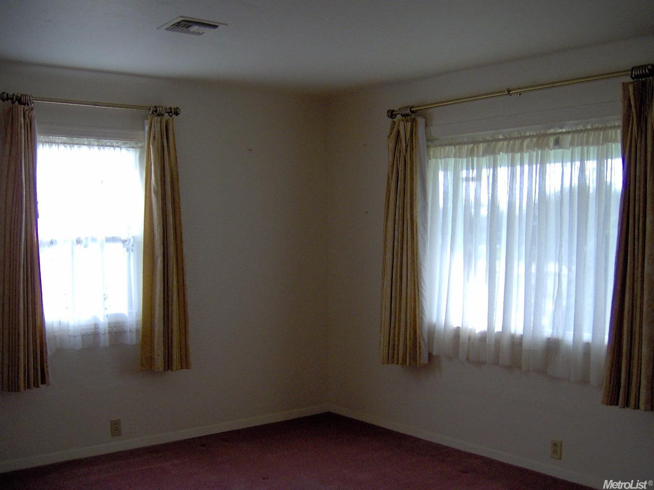 440 E St, Modesto, CA 95357 photo 3