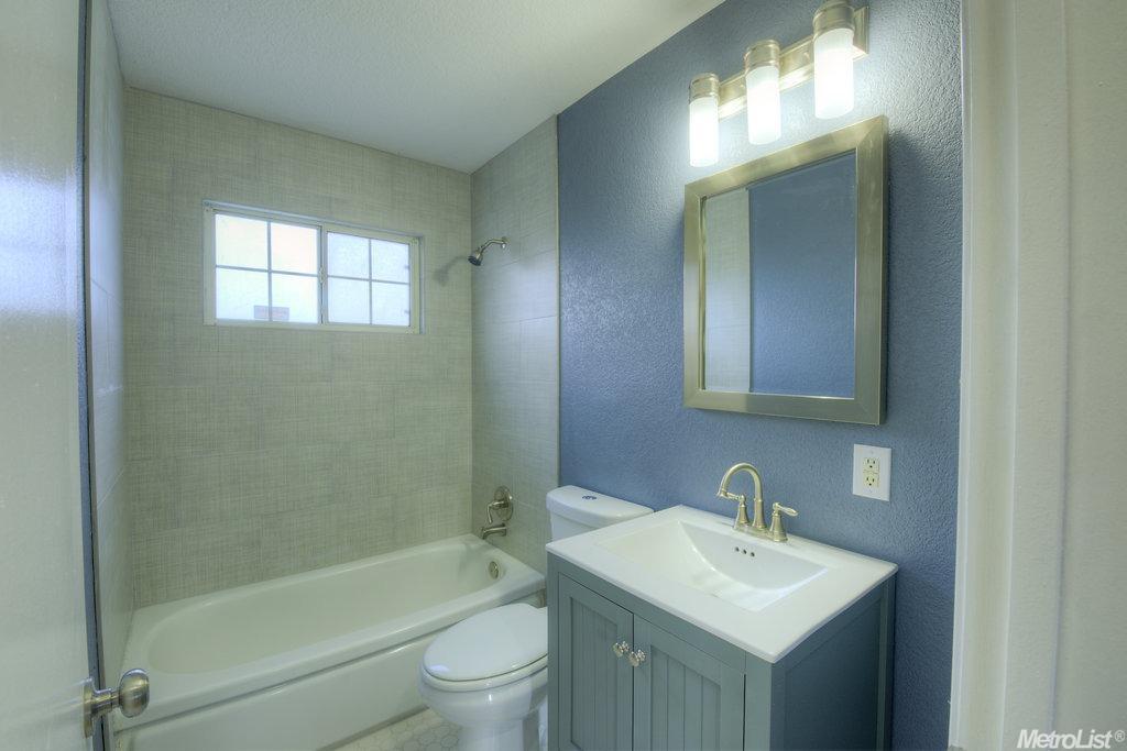 1061 Marion St, Manteca, CA 95337 photo 12