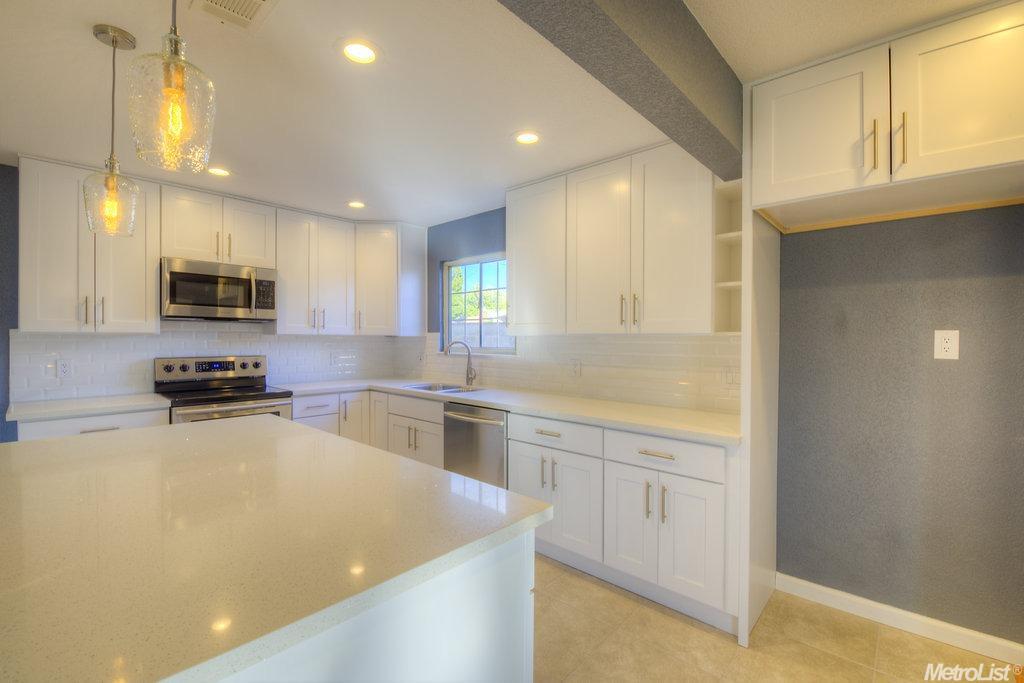 1061 Marion St, Manteca, CA 95337 photo 6