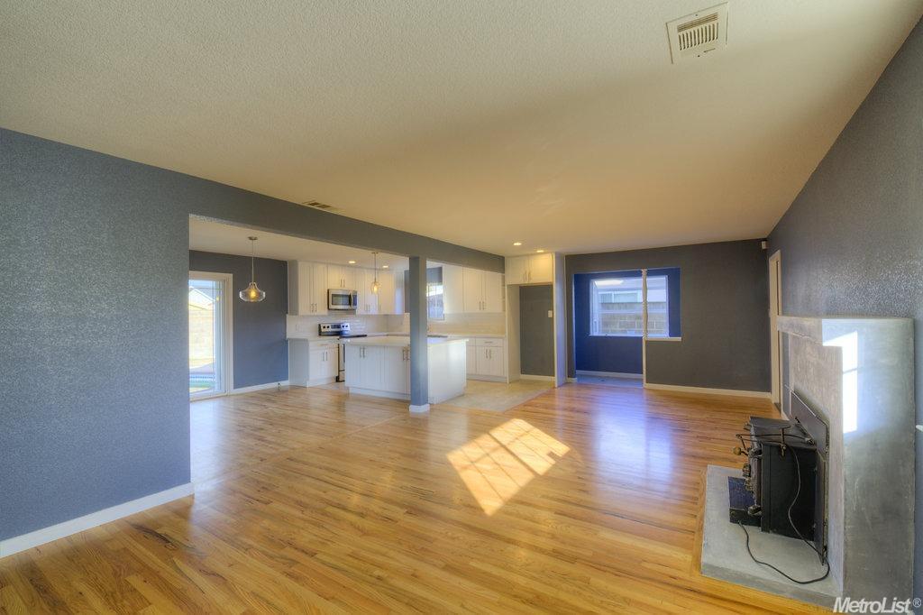 1061 Marion St, Manteca, CA 95337 photo 3