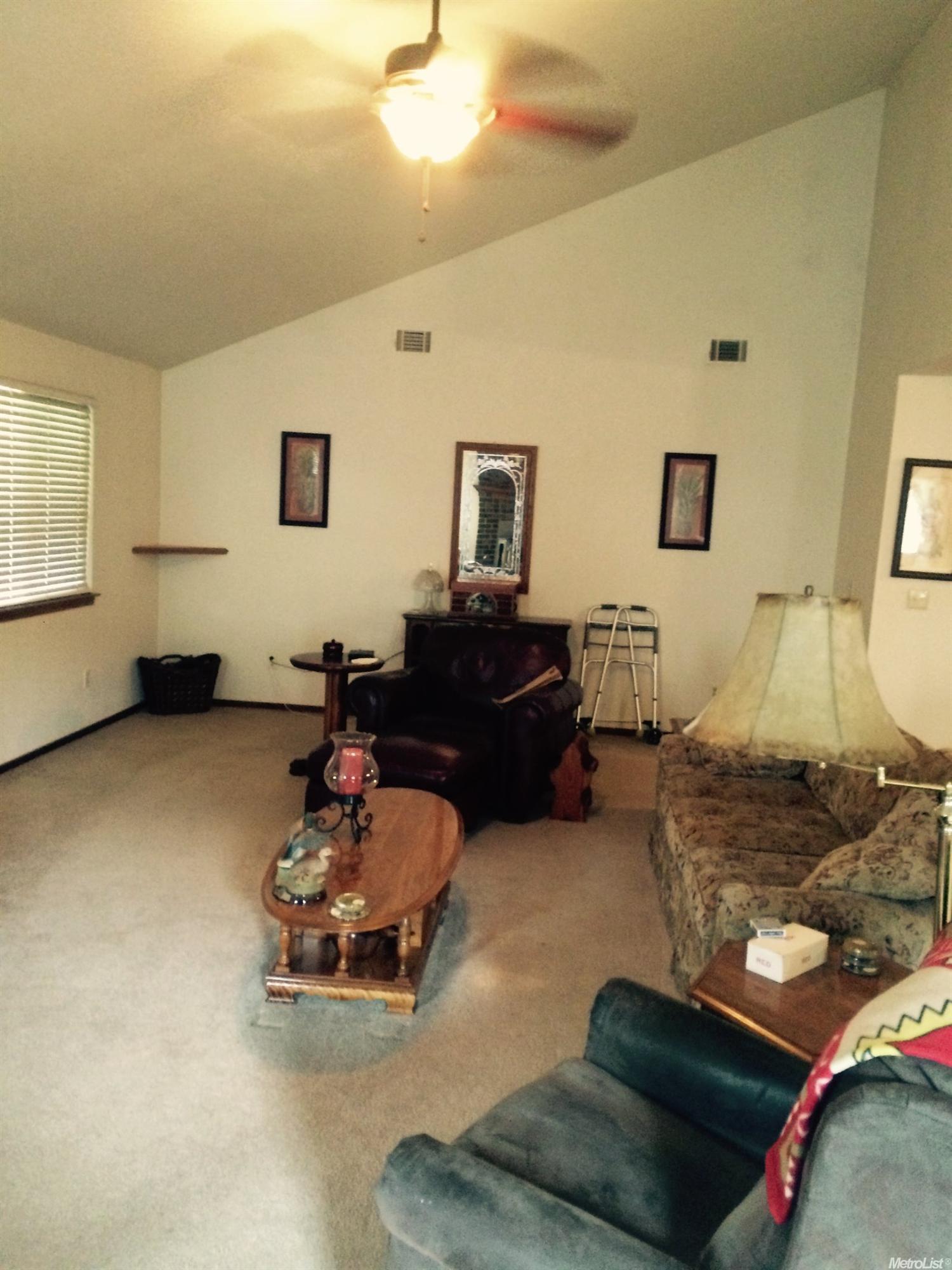 309 Evergreen, Lodi, CA 95242 photo 3