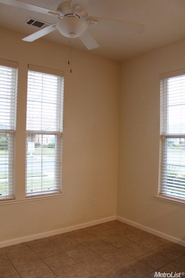 1944 Lexington Dr, Lodi, CA 95242 photo 9
