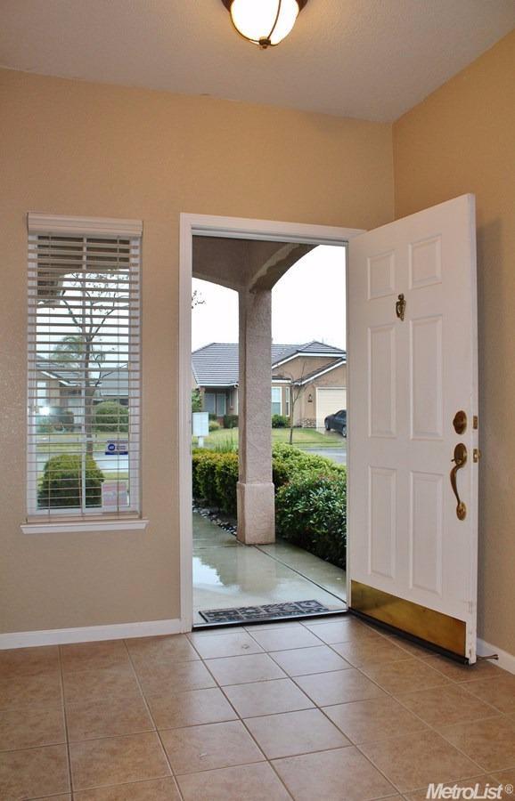 1944 Lexington Dr, Lodi, CA 95242 photo 2