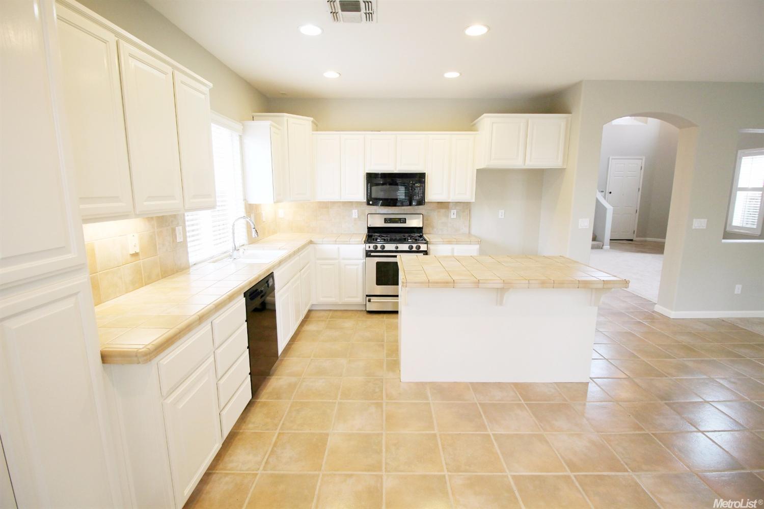 2402 Colby Ct, Tracy, CA 95377 photo 8