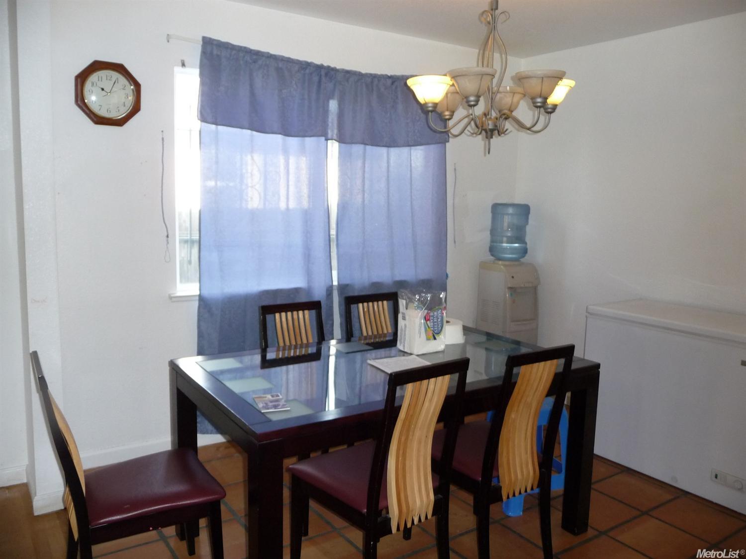 6534 23rd St, Sacramento, CA 95822 photo 4