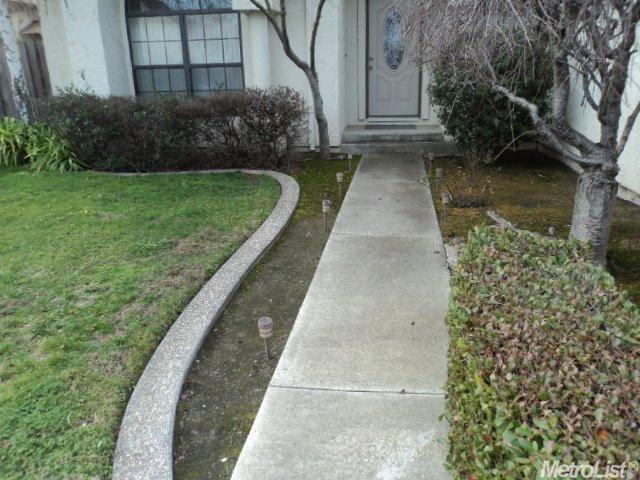 9079 Soledad St, Gilroy, CA 95020 photo 2