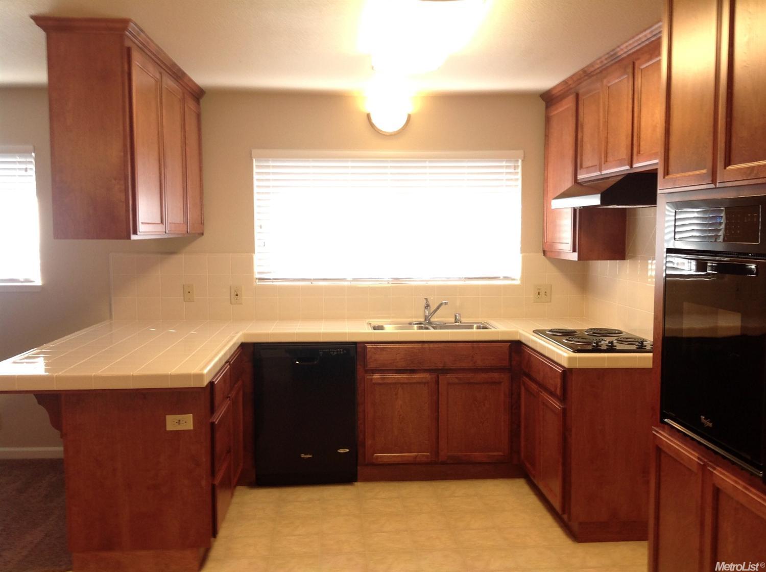 718 Macduff Ave, Stockton, CA 95210 photo 1