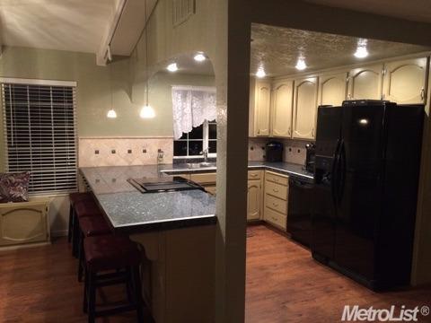 2490 Jensen Pl, Turlock, CA 95382 photo 2