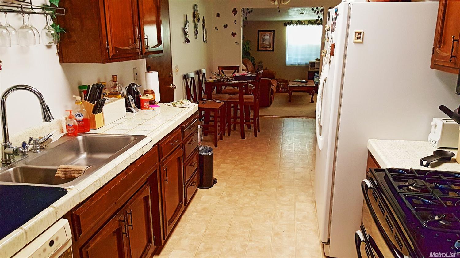 441 Cedar Ct, Lodi, CA 95240 photo 4