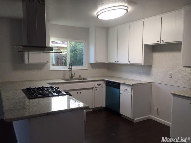 1007 Hoover, Winters, CA 95694 photo 2