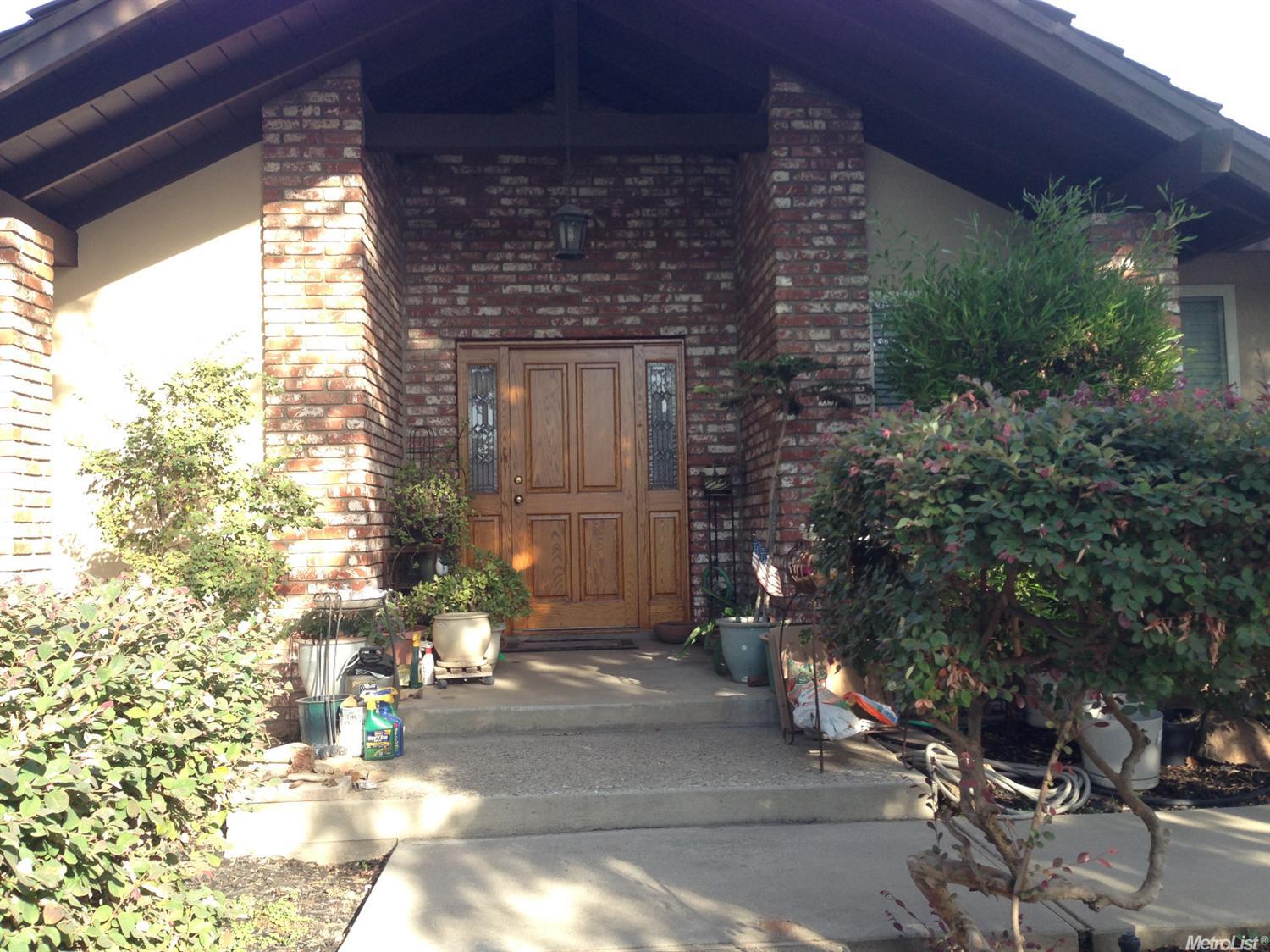 1128 Sonoma, Modesto, CA 95355 photo 2